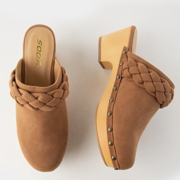 SODA Morel Women's Wood Clogs. Cognac color. size 6.  Like new - Picture 7 of 7